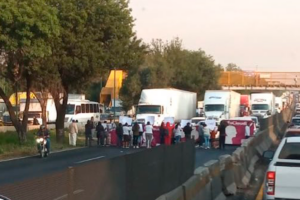 Se libera vialidad sobre la México – Querétaro tras manifestación