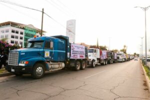 Cemex envía 55 camiones con víveres para damnificados de Guerrero