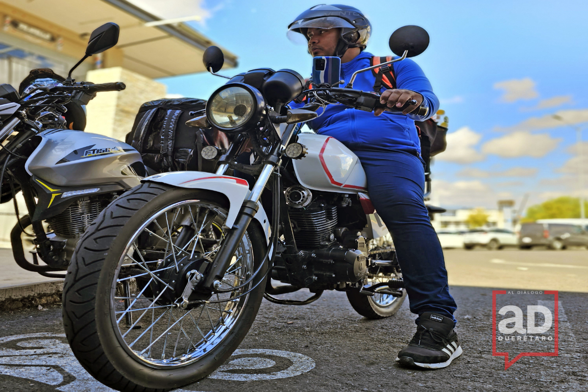 En el estado de Querétaro todo vehículo automotor debe de contar con un seguro, por tanto, las motocicletas deben contar con éste. / Foto: Armando Vázquez.