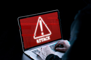Los principales tipos de ciberataques de malware son los Virus y los Gusanos, aquí te explicamos que otras amenazas existen