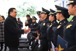 Toman protesta 13 nuevos policías preventivos y de redacción de Querétaro