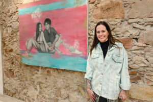 Ana Montes teje con hilos su arte