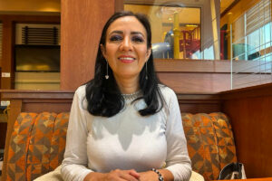 Paloma Arce se registra como aspirante de Morena por la capital