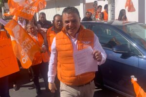 Juan Carlos Briz se registra como precandidato de MC a la capital