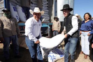 Entrega SEDEA maíz para consumo humano en El Marqués