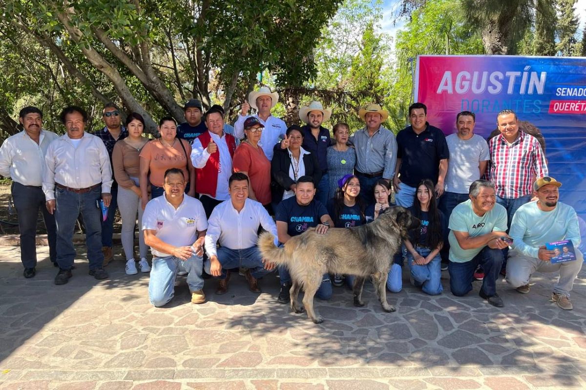 Agustín Dorantes, candidato por la coalición “Fuerza y Corazón por México”, en su visita a Huimilpan