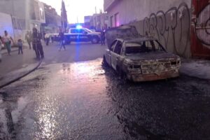 Calor genera aumento en incendio de vehículos en Querétaro