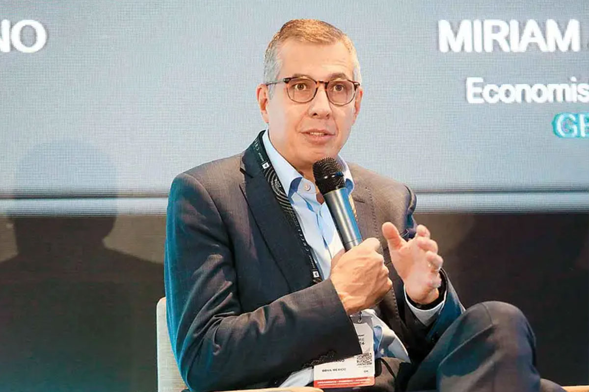  Carlos Serrano, economista en jefe de BBVA, en la Cumbre Amexcap 2024. / Especial
