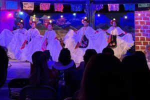 Invita la UAQ a celebrar el día del teatro con Matrimonio a la mexicana