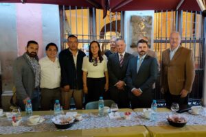 Renuncian priístas de Corregidora para sumarse a la campaña de Santiago Nieto