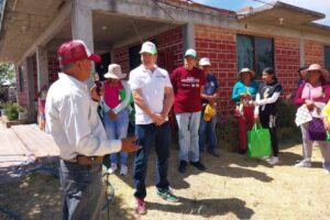 Ricardo Astudillo recorre comunidades indígenas de Amealco
