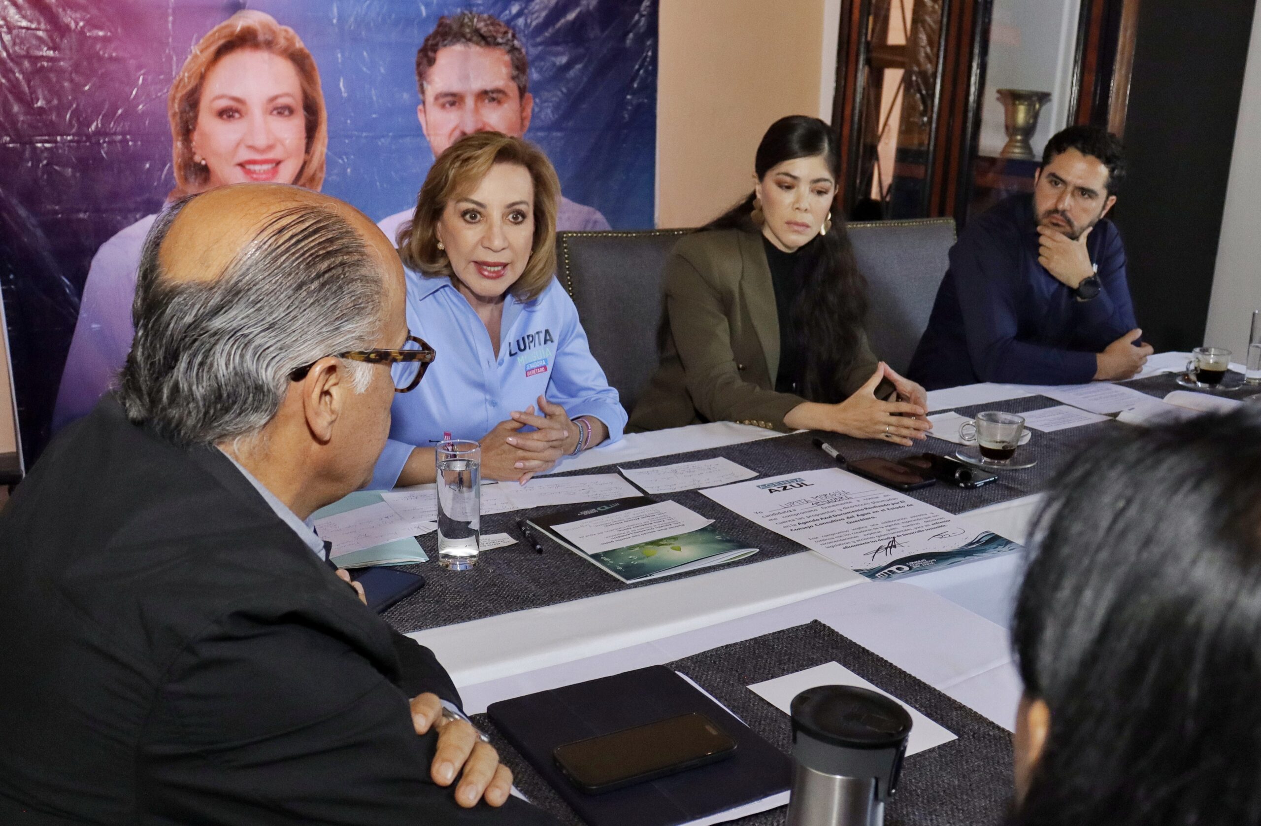 Durante la firma de la Agenda Azul se contó con la presencia de la presidenta del Consejo Consultivo del Agua en Querétaro, Katia Reséndiz Jaime.