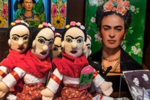 Demandan a vendedores de Amazon por vender productos pirata de Frida Kahlo