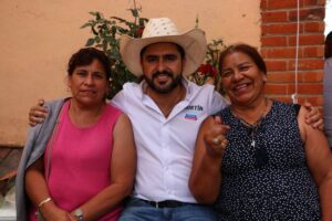 Agustín Dorantes promete regresar y mejorar Seguro Popular