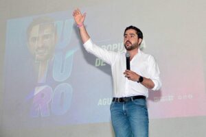 Agustín Dorantes reforzará su campaña de abanderados locales