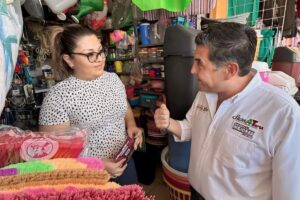 Chema Tapia propone beca universal a niños y jóvenes de Querétaro