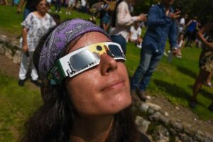 Eclipse Total de Sol: Secretaría de Salud de Querétaro emite recomendaciones para verlo