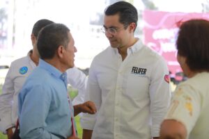 Felifer Macías se compromete a ampliar programas de movilidad gratuita