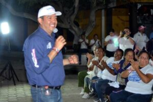Roberto Cabrera retomará conclusión de camino a San Pedro Ahuacatlán