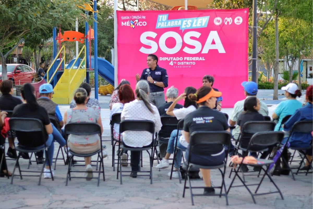 Roberto Sosa se reúne con ciudadanos para exponer sus propuestas