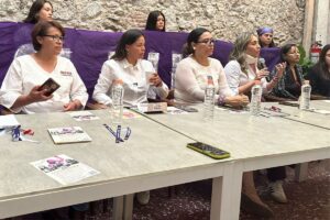 Andrea Tovar y Maribel Barrón piden a candidatas luchar por causas de las mujeres