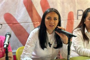 Paloma Arce propone la creación de 3 hospitales veterinarios en Querétaro