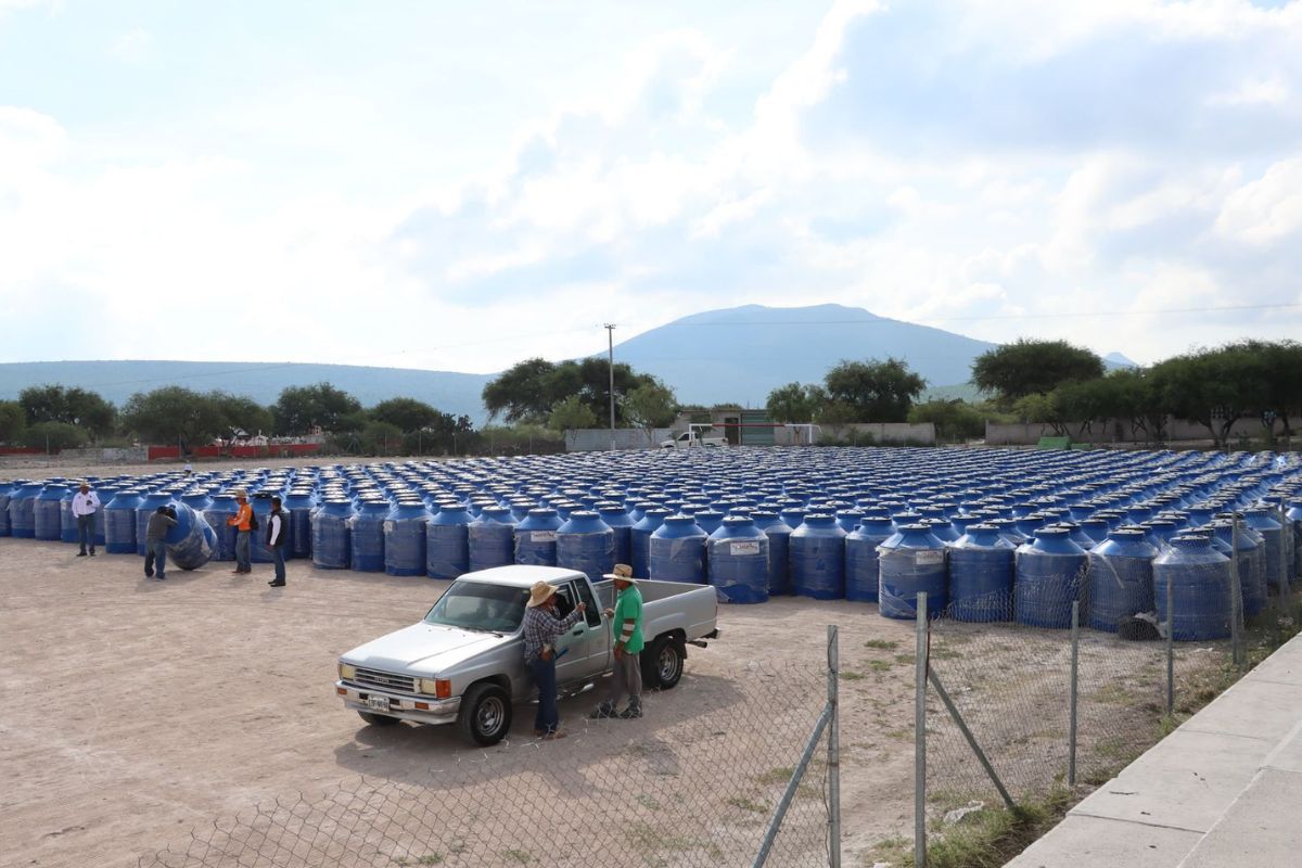 Benefician a habitantes de El Palmar con 1,258 cisternas
