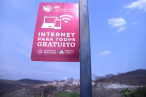El programa CFE Internet Telecomunicaciones para Todos consiste en proporcionar internet de banda ancha a precios accesibles, con una cobertura que abarca tanto áreas urbanas como rurales.