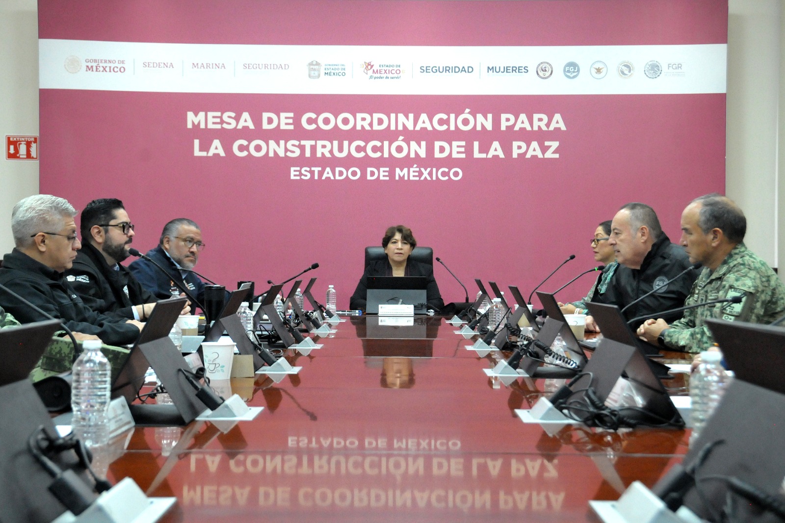 La Gobernadora del Estado de México, Delfina Gómez Álvarez encabezó la Mesa de Coordinación para la Construcción de la Paz.