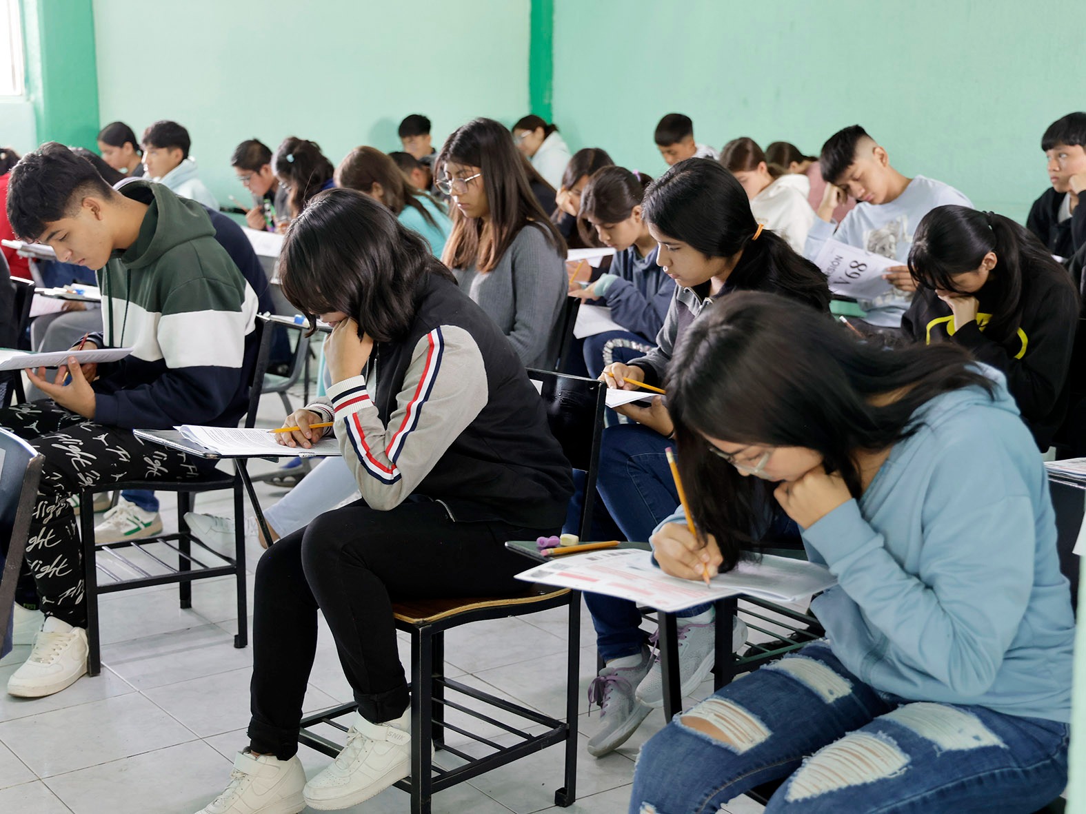 Autoridades del Estado de México garantizan que cada joven tiene la oportunidad de continuar sus estudios.