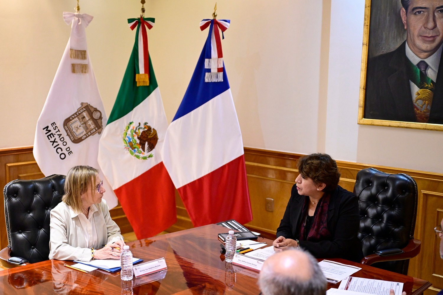 La gobernadora Delfina Gómez Álvarez indicó que este tipo de reuniones permiten al Gobierno mexiquense fortalecer sus relaciones bilaterales internacionales.