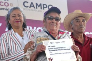 Gobierno del Estado de México entrega recursos a mil 800 campesinos