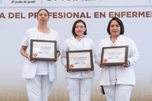 Las ganadoras del Premio a la Investigación en Enfermería 2023 fueron Maritza Guadarrama Pérez, Esmeralda Torres Hinojosa y Yesenia Solano González, quienes obtuvieron el primero, segundo y tercer lugar respectivamente.
