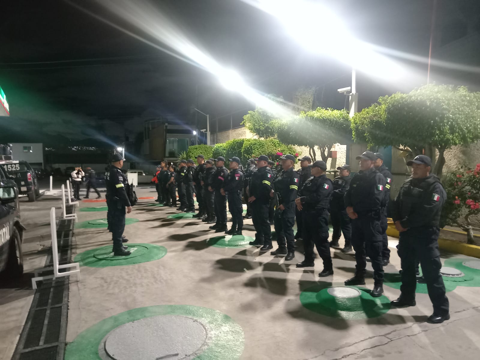 La Secretaría de Seguridad del Estado de México (SSEM), en coordinación con la Fiscalía General de Justicia del Estado de México (FGJEM) y la Policía Municipal, implementaron el Operativo Violeta en 10 colonias prioritarias.