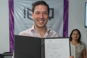 Recibe Rodrigo Monsalvo constancia de mayoría por el IEEQ