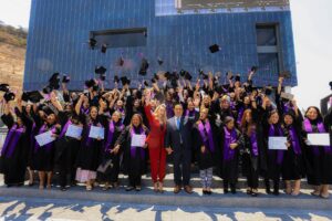 75 alumnas se graduaron de la 3a. generación de maestrías de la Universidad de las Mujeres.