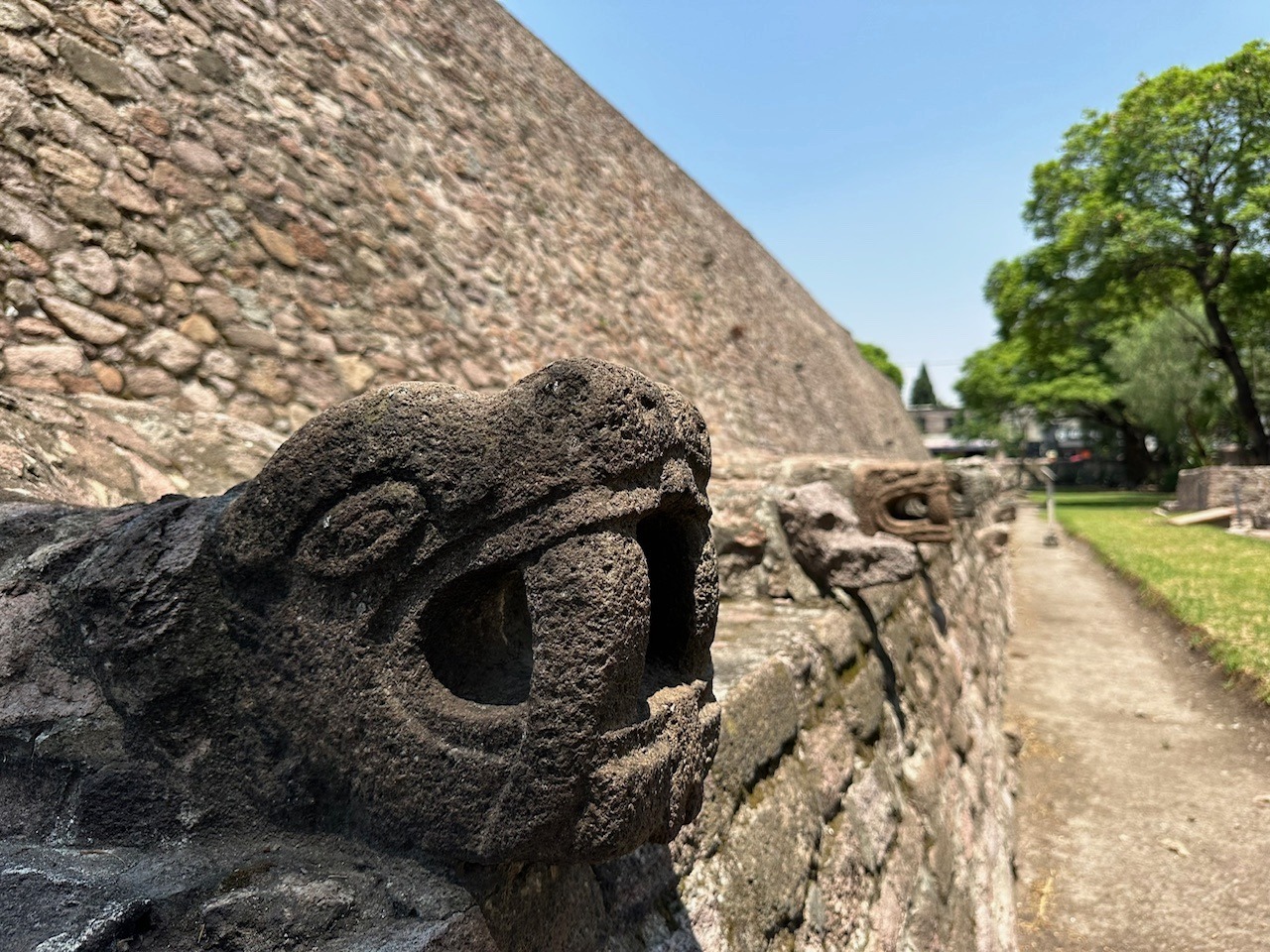 zonas arqueológicas de Santa Cecilia Acatitlán y Tenayuca I y II, que datan del periodo Posclásico.