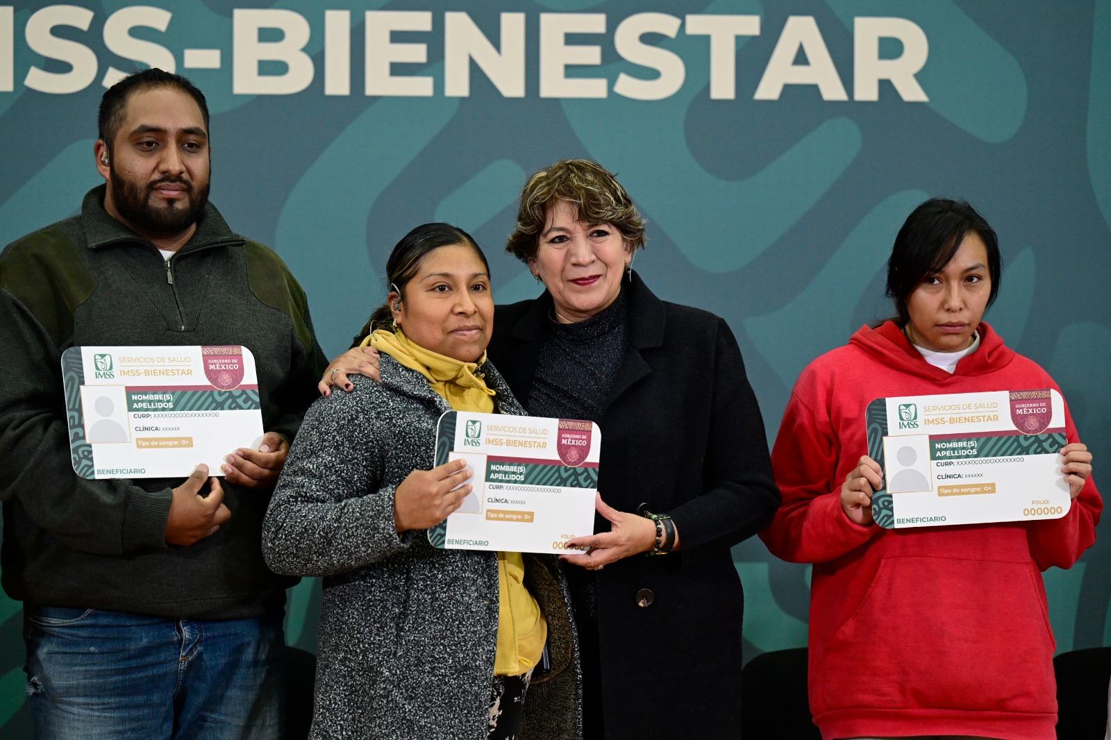 Inició la entrega de tarjetas IMSS Bienestar a beneficiarios del sistema de salud en el Estado de México.