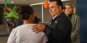 Luis Nava y Arahí Domínguez visitan a beneficiarias de 'Acompañante Resiliente'