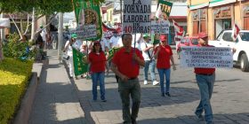 Sindicatos desfilan en San Juan del Río por Día del Trabajo